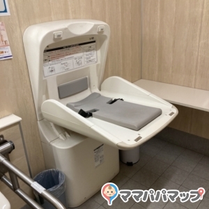 カワチ薬品米沢駅前店のオムツ替え台情報 画像2