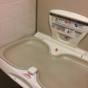 トイレ個室内