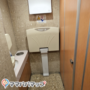 ココス 吉祥寺店のオムツ替え台情報 画像1