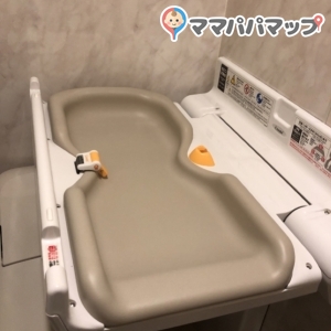 菜々家 仙台荒井店のオムツ替え台情報 画像1