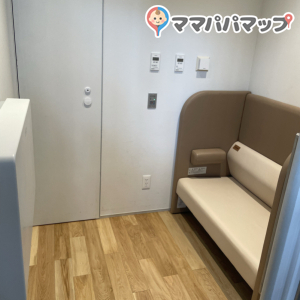 MoN Takanawa(1F)の授乳室・おむつ替え台の写真(1枚目)