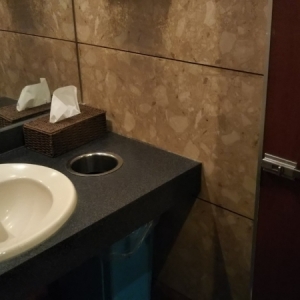 室内はそこそこ広いけどベビーカーでは狭いと思います。