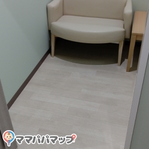 赤ちゃん本舗 松前店(1F)の授乳室・オムツ替え台情報 画像1
