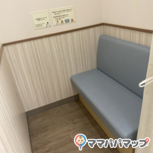 シンプルなソファ