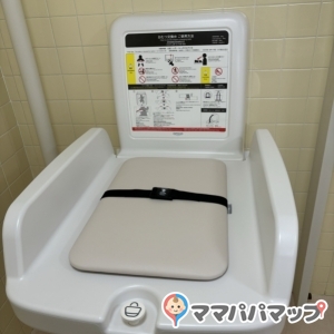 枝幸町立図書館のオムツ替え台情報 画像6