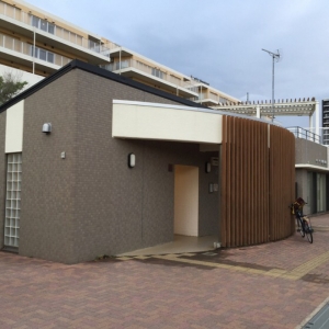 西ヶ原みんなの公園 南口広場多機能トイレのオムツ替え台情報 画像4