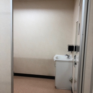 サミットストア 鳩ヶ谷駅前店(1F)の授乳室・オムツ替え台情報 画像1