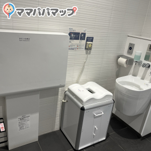 マルショク新守恒店のオムツ替え台情報 画像2