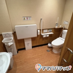 すし銚子丸　見沼店のオムツ替え台情報 画像1