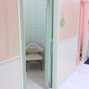 エミフルMASAKI(エミモール2階)の授乳室・オムツ替え台情報 画像4