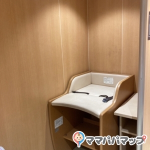 オムツ換え台　1台のみです