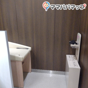イオンモール大高３Ｆ
ホビーゾーン前ＥＶ横トイレ(3F)のオムツ替え台情報 画像1