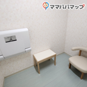 茨木市立東市民体育館(1F)の授乳室・おむつ替え台の写真(1枚目)