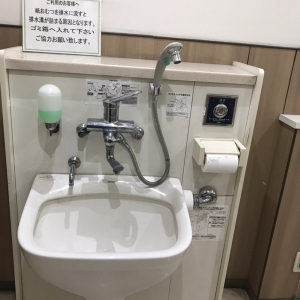 オーケー　仲池上店(1F)の授乳室・おむつ替え台の写真(3枚目)