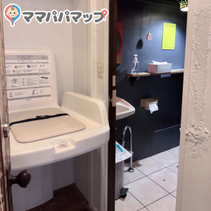 ハグコーヒー(hugcoffee)両替町店(1F)のオムツ替え台情報 画像1