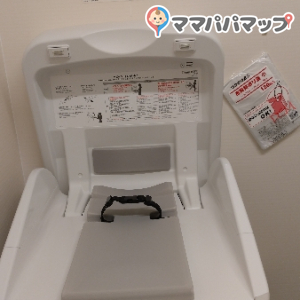 DCM狭山店の授乳室・オムツ替え台情報 画像2