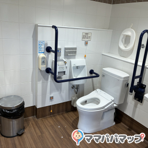 蓋付きゴミ箱もあります