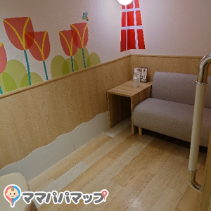 阪急神戸店(5階ベビールーム)の授乳室・オムツ替え台情報 画像3
