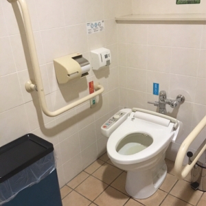 北千住マルイ（12階屋上庭園）のオムツ替え台情報 画像2