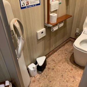 WC左 ベビーチェアあり