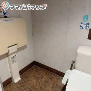 ジョナサン 御徒町店(1F)の授乳室・おむつ替え台の写真(2枚目)