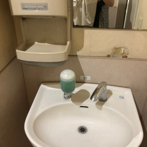 オーケー 初台店(1F)のオムツ替え台情報 画像2