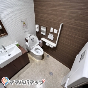 モスバーガー豊川正岡店のオムツ替え台情報 画像1