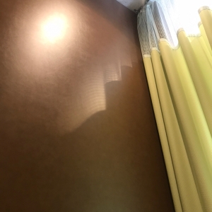 天井が高く、授乳の個室自体は広々してるわけではないのですが、窮屈なく利用できました。