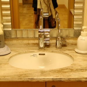 ディズニーアンバサダーホテル(2階 プール入口)の授乳室・オムツ替え台情報 画像7