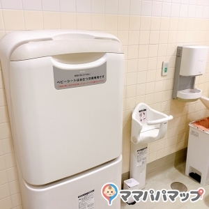 マンガ倉庫　古賀店のオムツ替え台情報 画像2