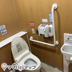 ヨークマート 青戸店のオムツ替え台情報 画像1