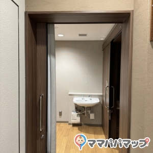 迎賓館赤坂離宮前休憩所(B1)の授乳室・オムツ替え台情報 画像3