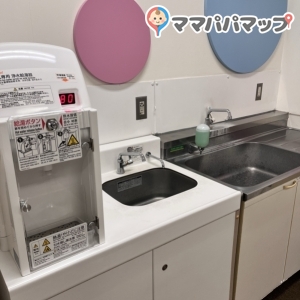 イオンモール鈴鹿(2階 赤ちゃん休憩室)の授乳室・オムツ替え台情報 画像3