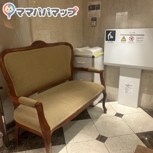 横浜うかい亭(1F)の授乳室・おむつ替え台の写真(1枚目)