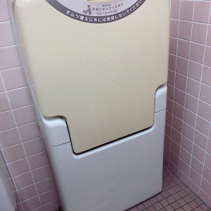 西松屋 山形吉原店の授乳室・おむつ替え台の写真(2枚目)