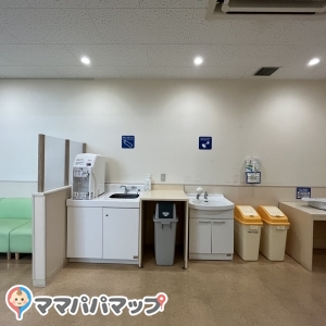 トイザらス・ベビーザらス  沖縄ライカム店(4F)の授乳室・オムツ替え台情報 画像2