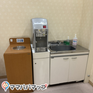 フレスポ福知山(1F)の授乳室・おむつ替え台の写真(1枚目)
