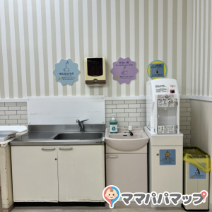 手洗い場、給湯器、冷ます用のシンク