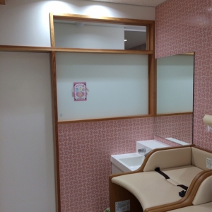 おむつ交換台は2台。