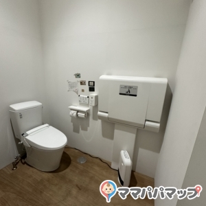 ローブとコーヒー(1F)のオムツ替え台情報 画像1