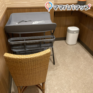デニーズ 小金井本町店の授乳室・オムツ替え台情報 画像1