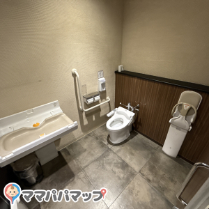 イオンモール神戸南(1F)のオムツ替え台情報 画像1