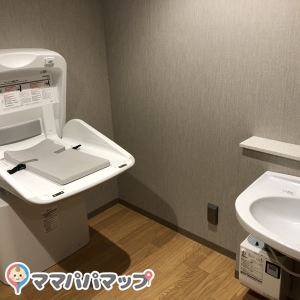 迎賓館赤坂離宮前休憩所(B1)の授乳室・オムツ替え台情報 画像6