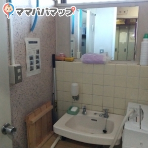 大泉さくら運動公園 管理棟の授乳室・おむつ替え台の写真(2枚目)