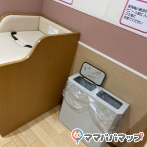 ミスターマックス町田多摩境店(1F)の授乳室・おむつ替え台の写真(6枚目)