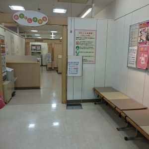 ベビー休憩室前