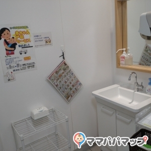 コープみやざき 宮脇店(1F)の授乳室・おむつ替え台の写真(6枚目)