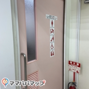 西松屋 三鷹武蔵境通り店(1F)のオムツ替え台情報 画像2