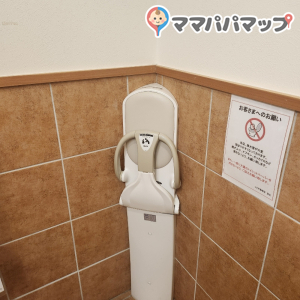 コメダ珈琲店　イオン上磯店のオムツ替え台情報 画像1