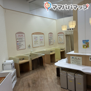 アリオ八尾　赤ちゃん休憩室(3F)の授乳室・オムツ替え台情報 画像5